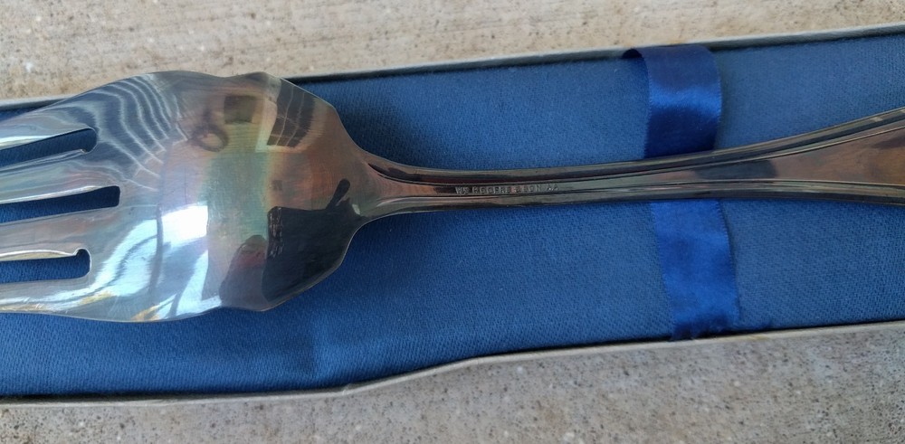 Vintage Wm. Rogers & Son Silverplate Cold Meat Fork 1925