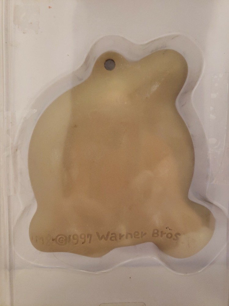 Wilton Cookie Molds: Minnie Mouse & Bugs Bunny Baking Molds
