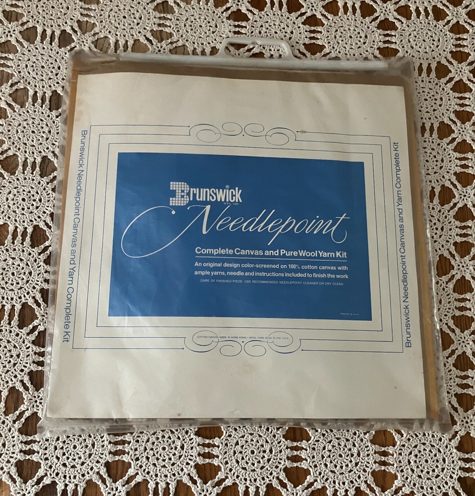 Vintage Brunswick Needlepoint Golden Cocker #P-215
