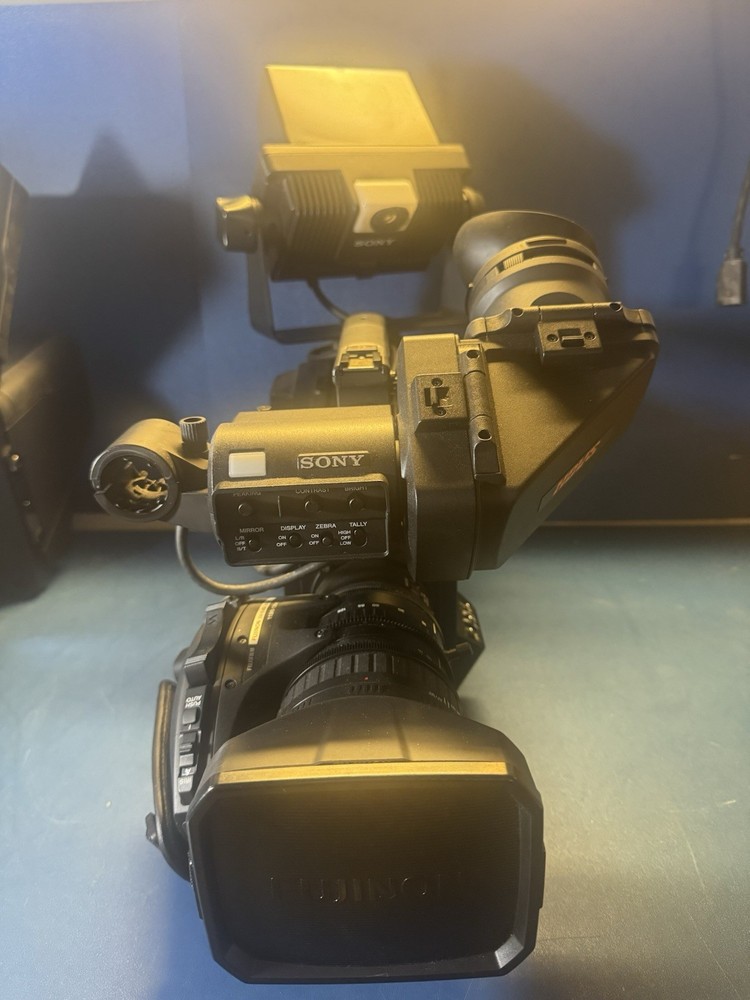 Sony Exmor with 2-viewfinders
