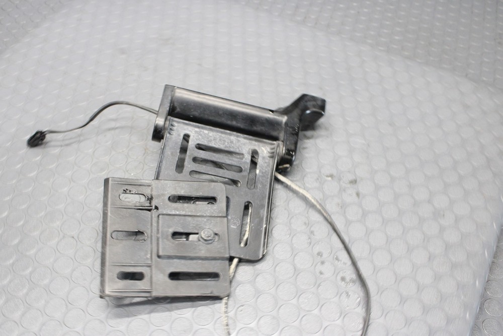 2010-2017 Harley Davidson Dyna Wide Glide Licensed Side Mount Bracket