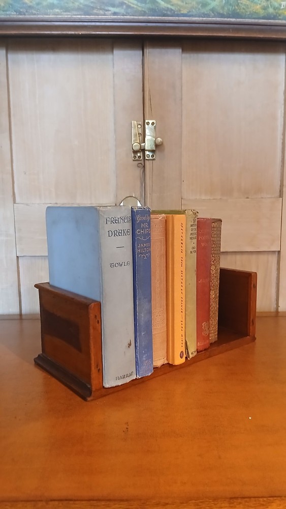 VINTAGE ANTIQUE BOOK TROUGH