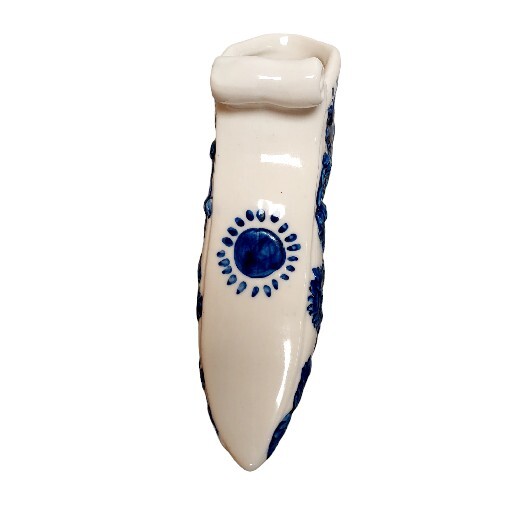 VICTORIAN STYLE BLUE AND WHITE CERAMIC SHOE  PLANTER VASE
