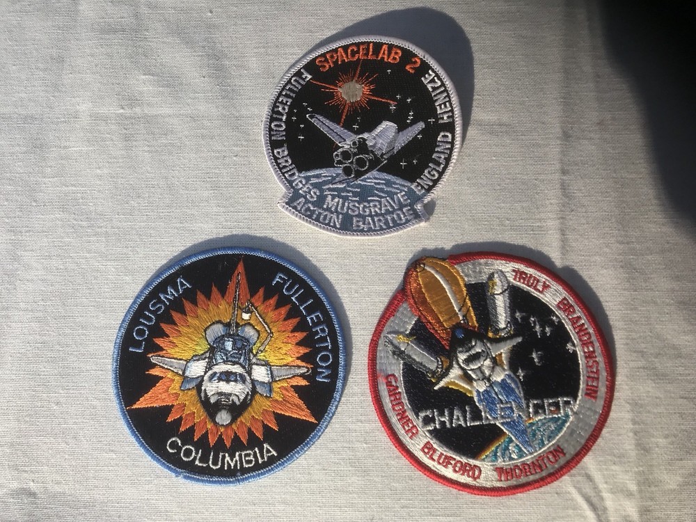 17 Patches Discovery, Challenger, Columbia, Space Lab Etc.