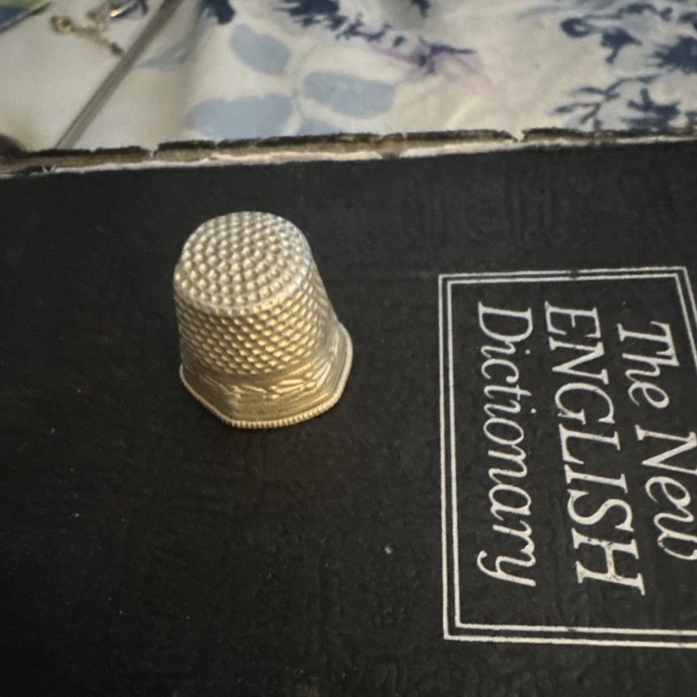 Silver Collectible Thimble with Decorative Band Sewing Tool
