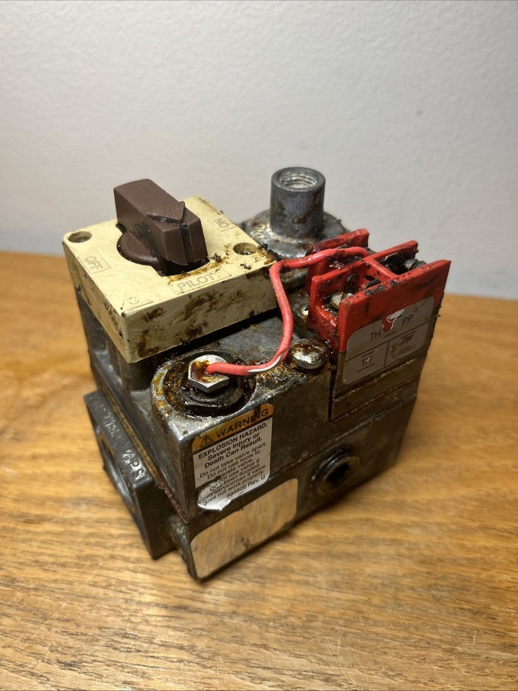 Honeywell VS820A1062 OEM IMPERIAL GAS VALVE  NAT GAS