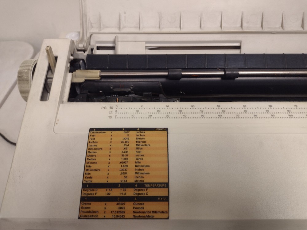 Panasonic Electronic Typewriter KX-E2020 - Read Description