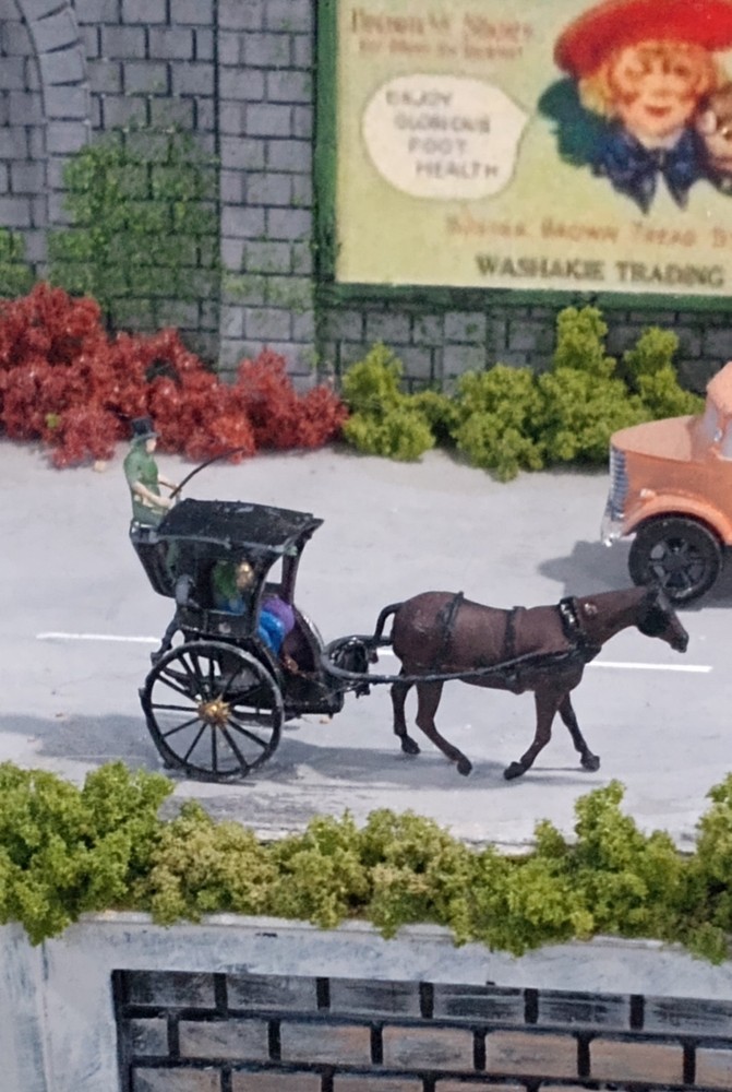 N Scale Horse And Buggy.