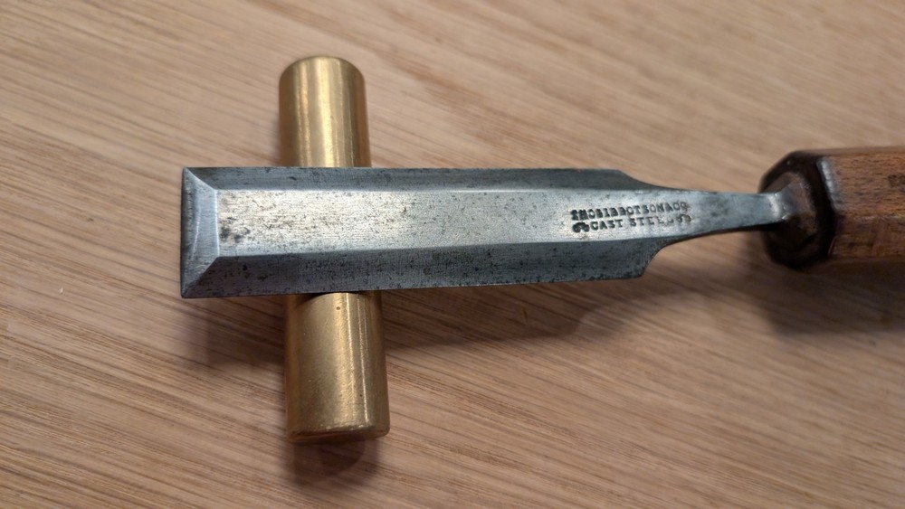 1" Thomas Ibbotson Bevel Edge Paring Chisel