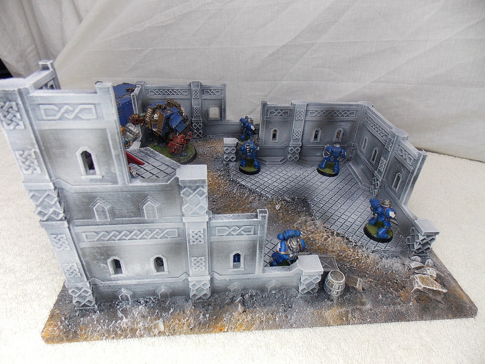 WARGAMING TERRAIN PAINTED BUILDING