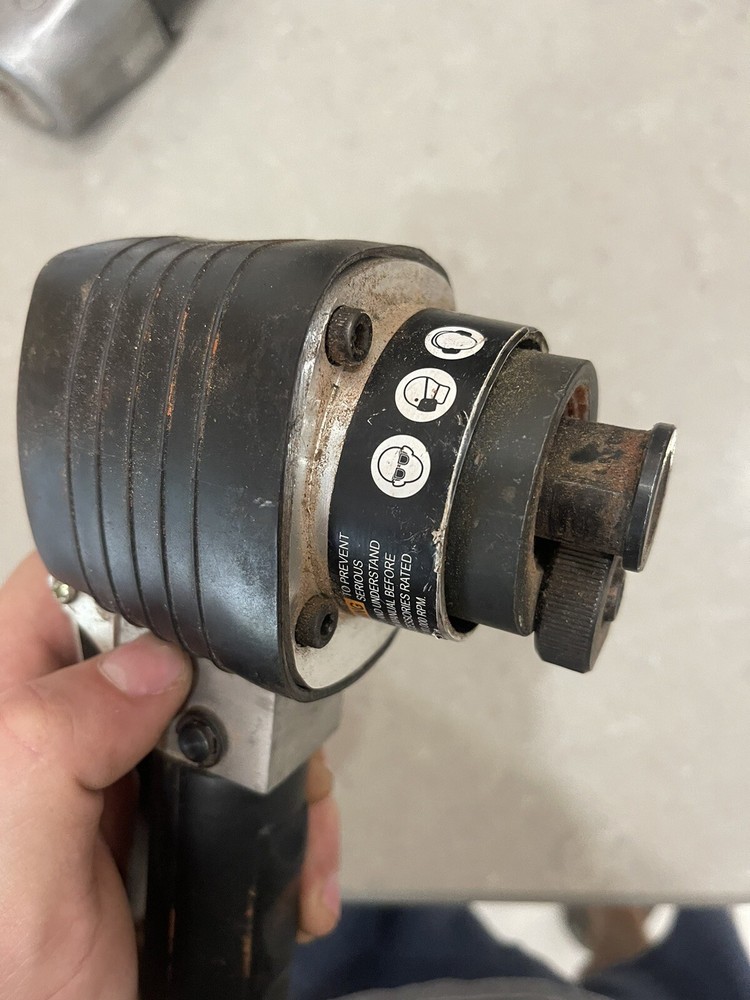 Central Pneumatic 6" Dual Action Air Sander (68152) TOOL ONLY