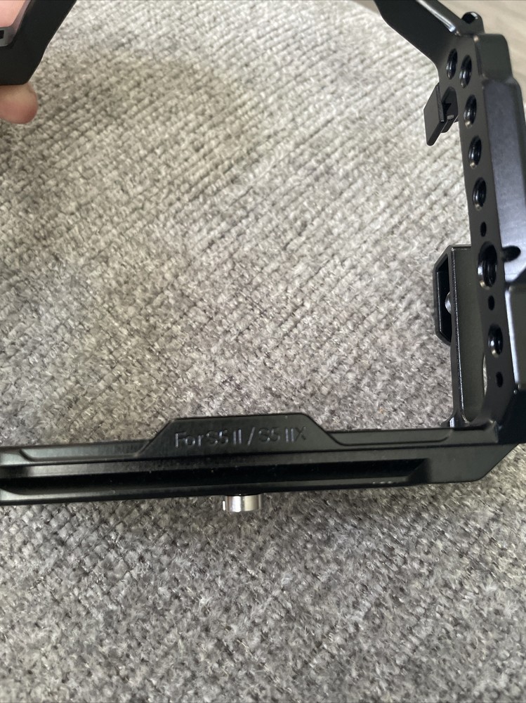 Neewer Camera Cage for RS2 RS3 Camera Cage Only - No Box