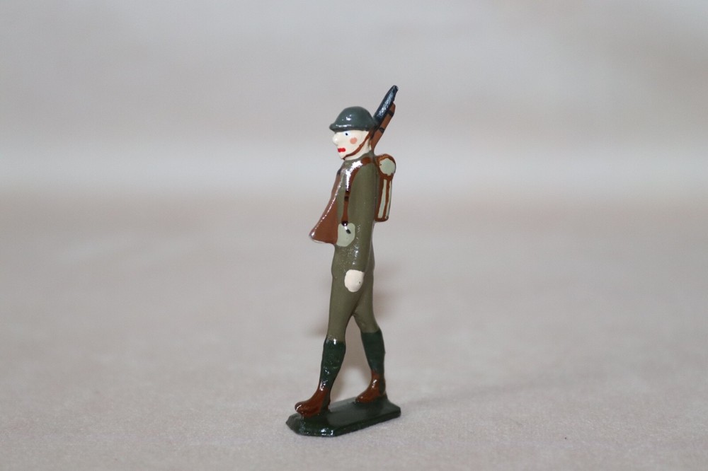 Lead Foreign Soldier Marching Figure ~ Modern