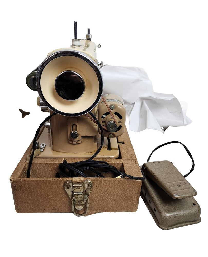 Vintage Stradivaro Precision Super De Luxe Sewing Machine Model 132