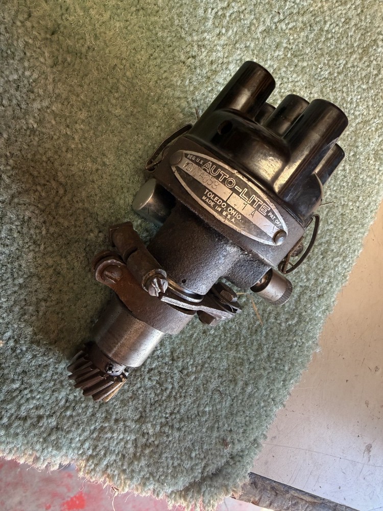Indian '38-'42 'Four' Generator/Distributor Assembly 6v (#0136)