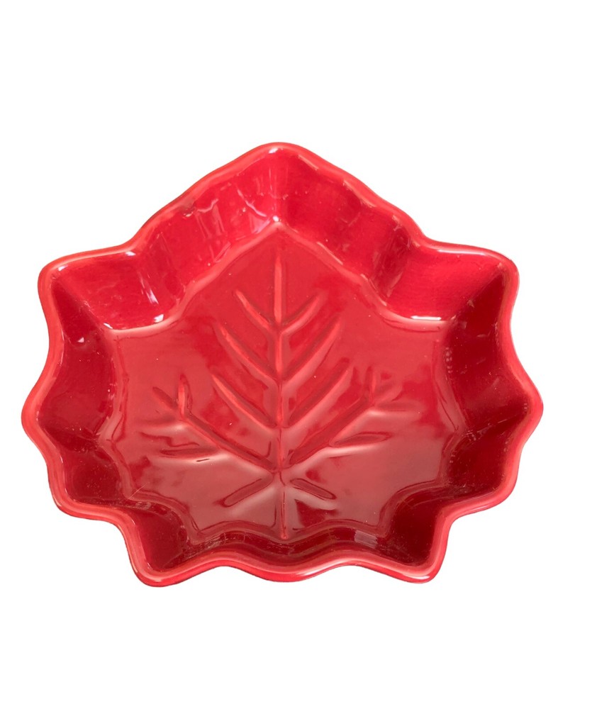 Celebrate It Bakeware Dish Molds 2-Pc. Red “Give Thanks” Fall Leaf Thanksgiving