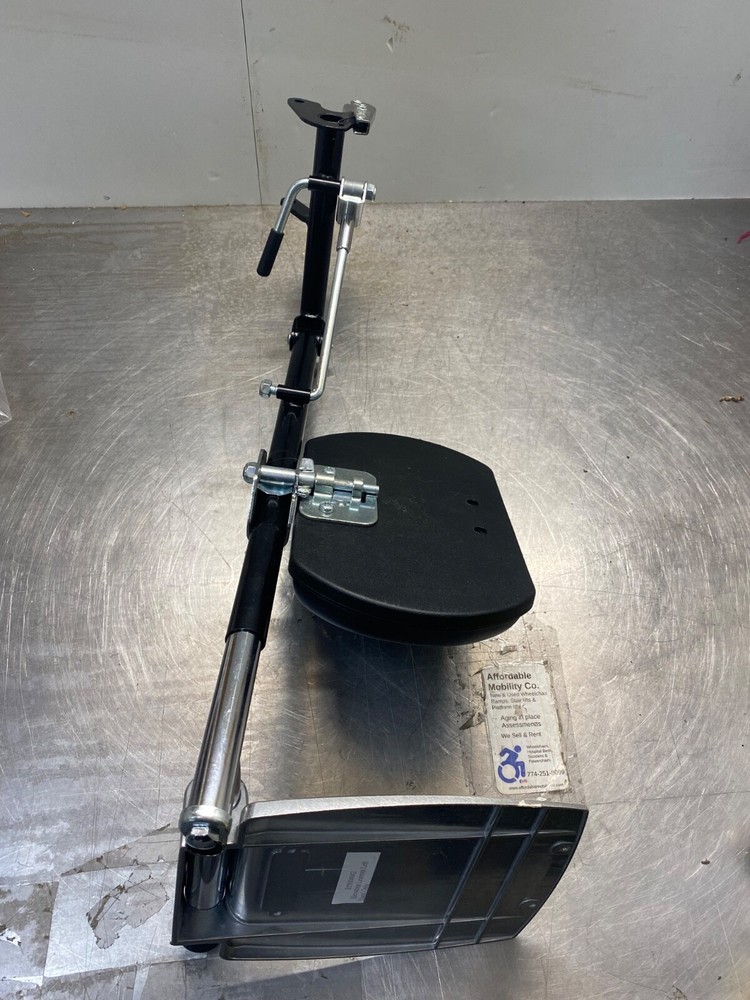 Universal Wheelchair Articulating Elevating Rightside Legrest (E1/#8)