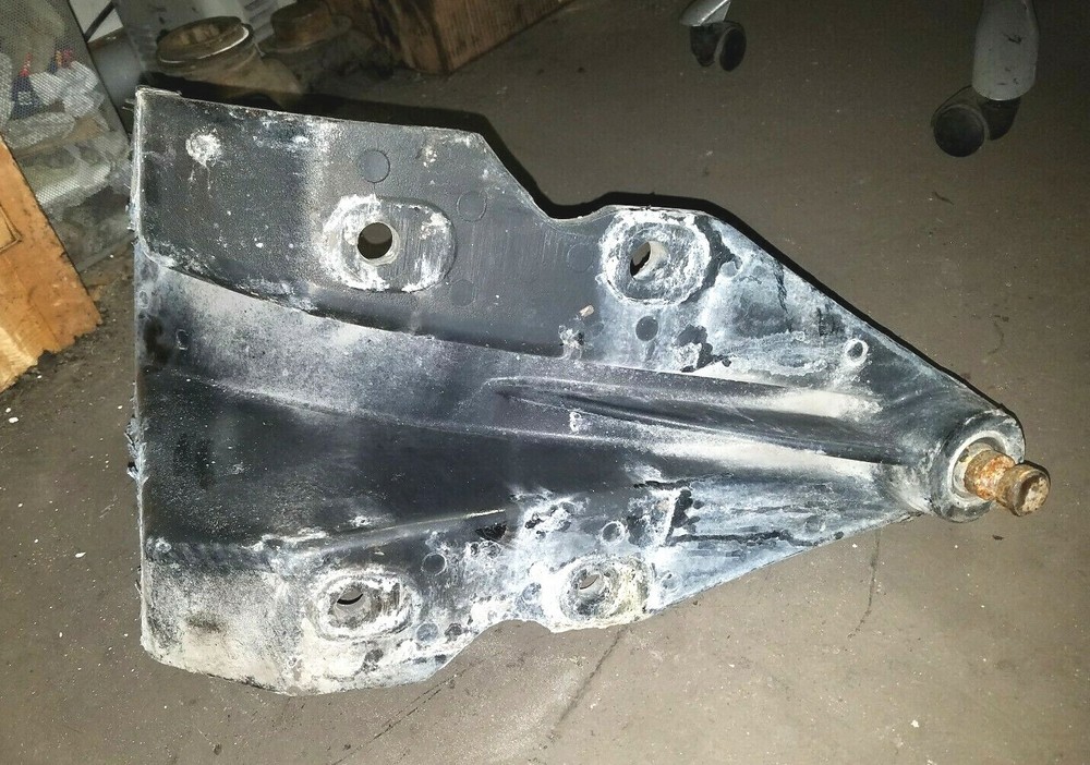 KENWORTH T2000 LEAF SPRING HANGER A85-1200-1