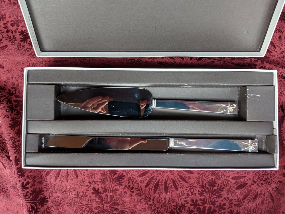 Vera Wang / Wedgwood Cake Serving Set