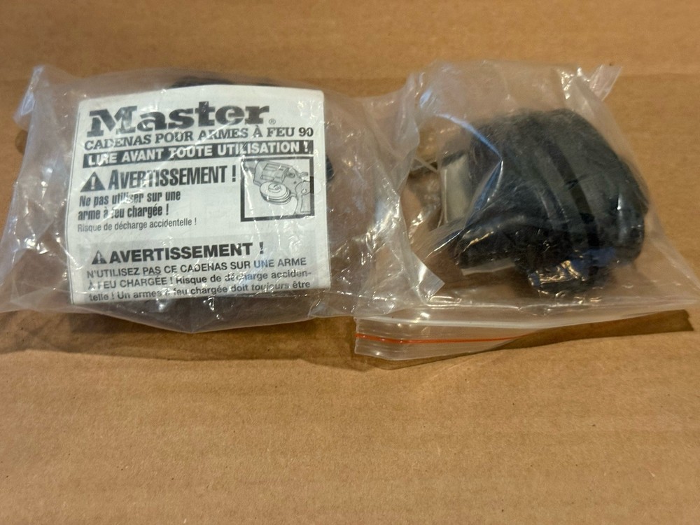 Master Lock Keyed Gun Trigger Lock, 1 Pack Gun Lock With 2 Keys Plus extra Lock