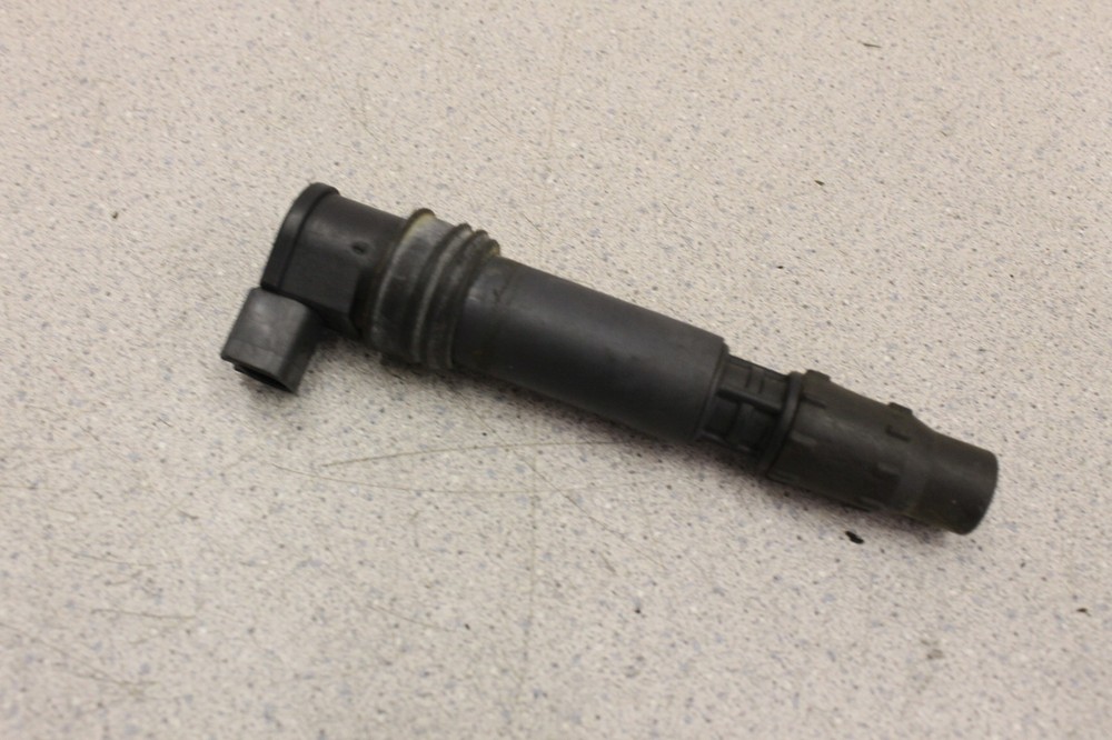 2002 Triumph Sprint St Ignition Coil Spark Plug Cap Boot 02