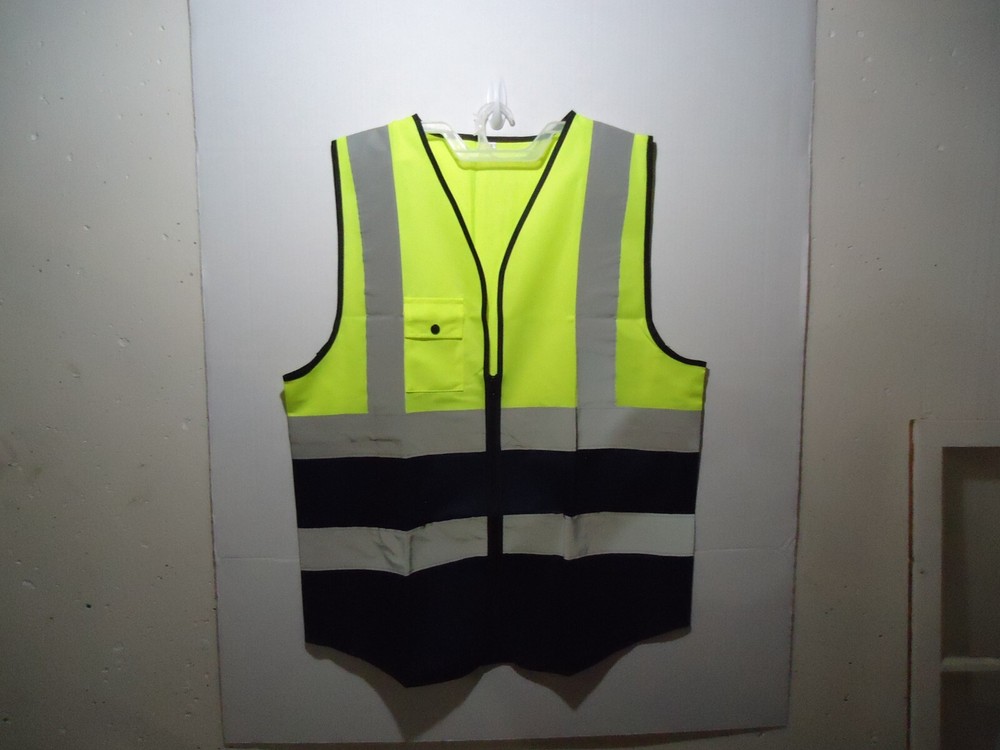 High Vis Zip up vest, large with pocket. New