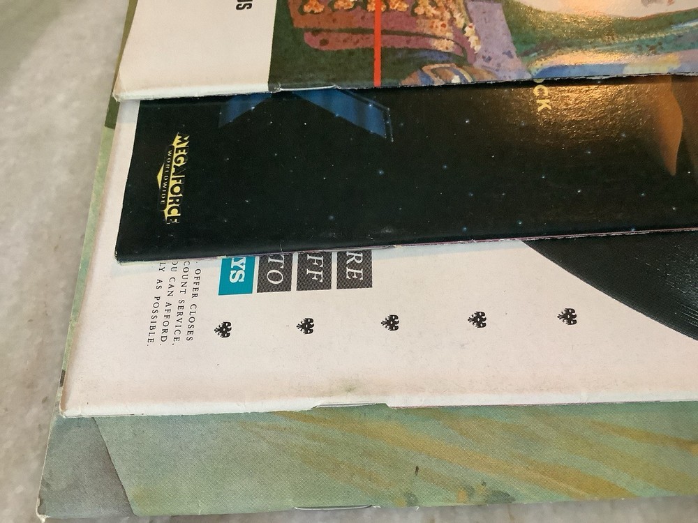 2000 A.D. Featuring Judge UK Program 692-695 Comic Magazines 1990