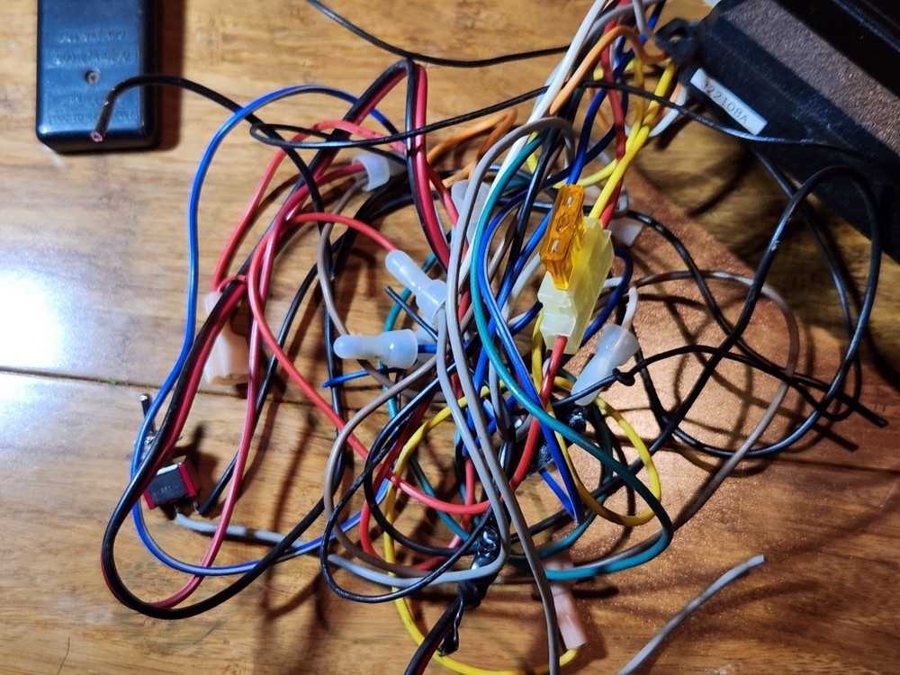 Vintage VIPER 600HF Auto Security Remote Control Alarm System Kit AS / IS