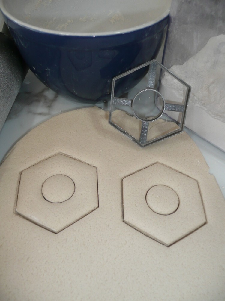 NUT SHAPE DETAILED CONSTRUCTION THEME COOKIE CUTTER USA PR5267