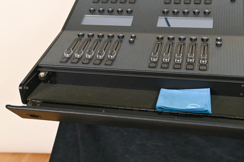 Jands Vista L5 Lighting Control Console CG01US6