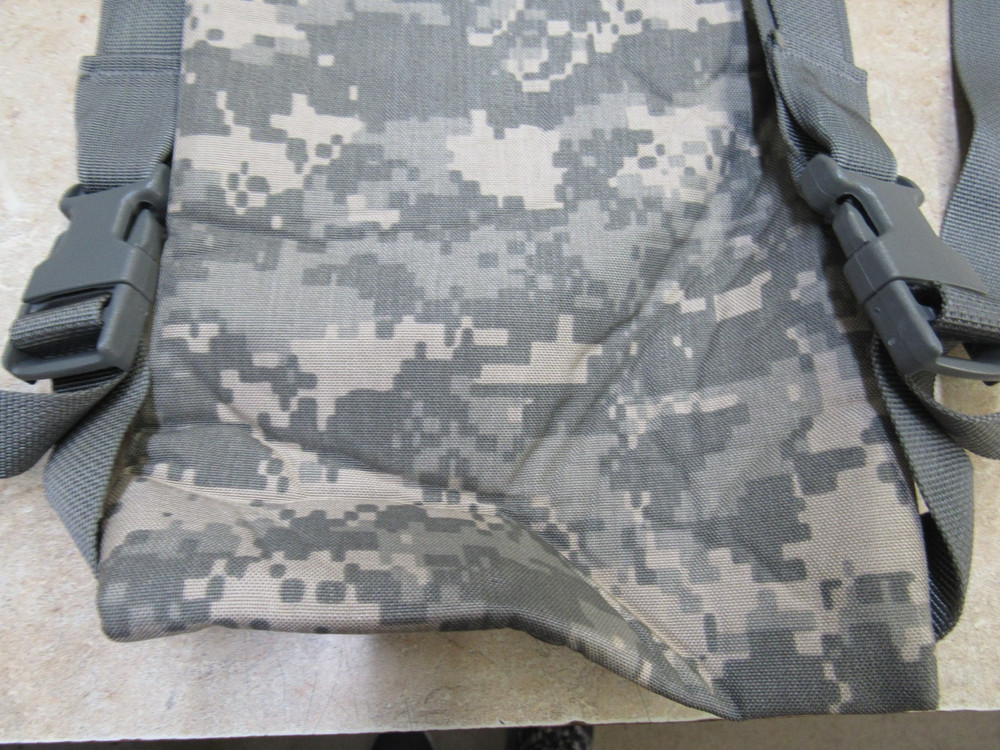 US Molle II Hydration System ACU Digital & New Hydramax 100oz Bladder