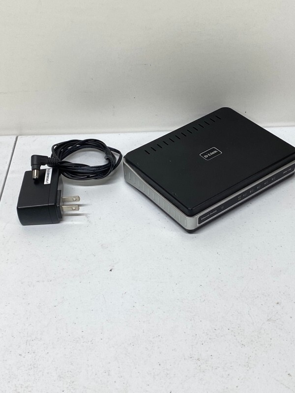 D-Link DES-1105 5-Port Fast Ethernet LAN Network Switch Hub working TESTED