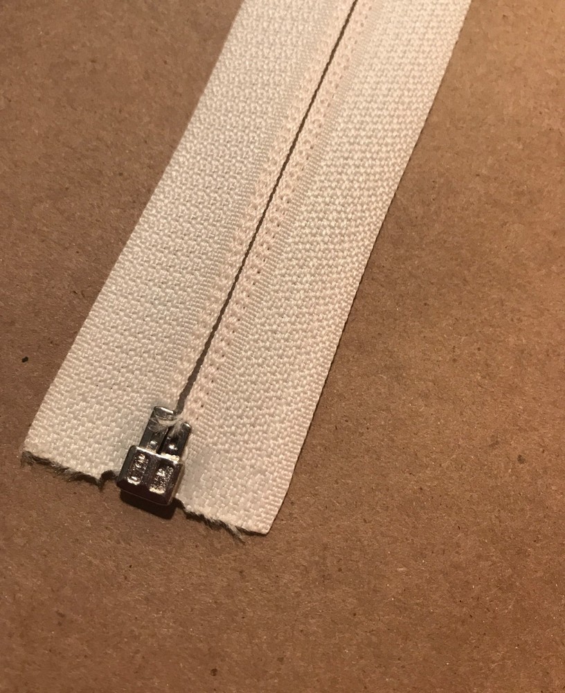 13 - 46" Nylon Coil One Way Zipper EXL Beige