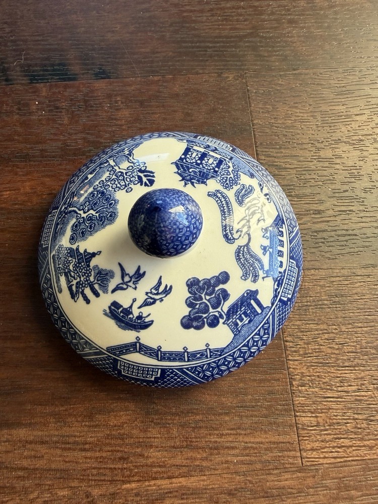Blue White Willow Pattern Ceramic Sugar Bowl with Lid Handles Glossy Finish