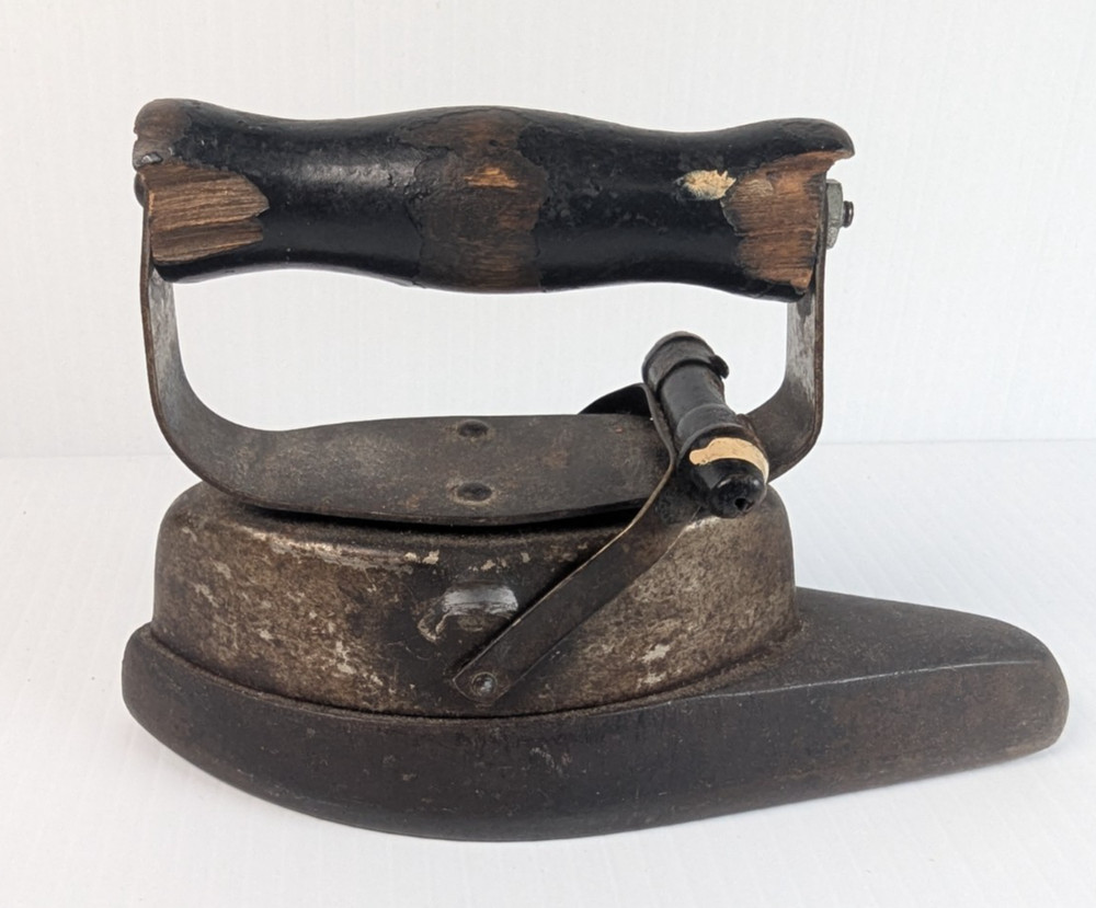 Antique Asbestos Sad Iron with Handle Release