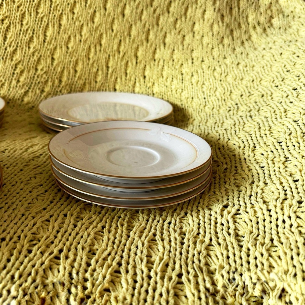 Noritake Devotion Ivory China 20-Piece Set 4 Place Settings, Model 7271