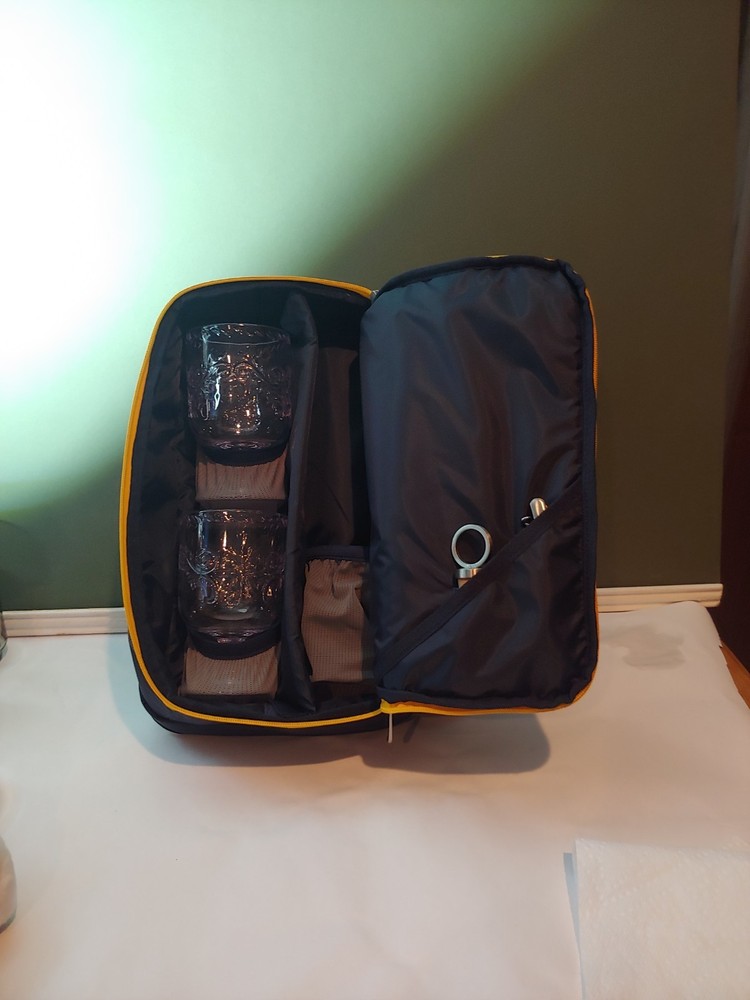 Picnic Time (NEW) Wine Tote