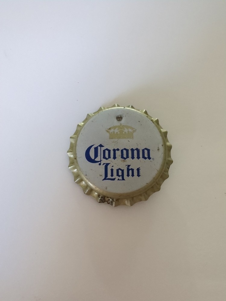 Corona Light Bottle Cap Blinking Pin DOES NOT WORK White Gold