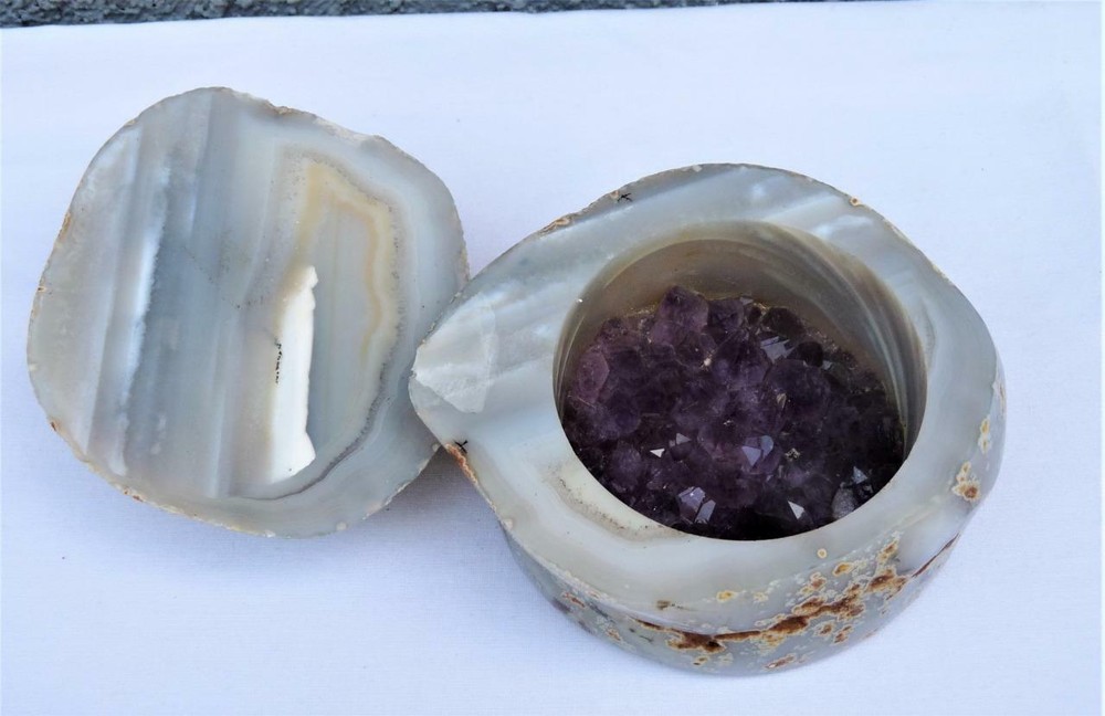POLISHED MEXICAN ASTEROIDE METAPHYSICAL BOX  AMETHYST CLUSTER INSIDE HEALING