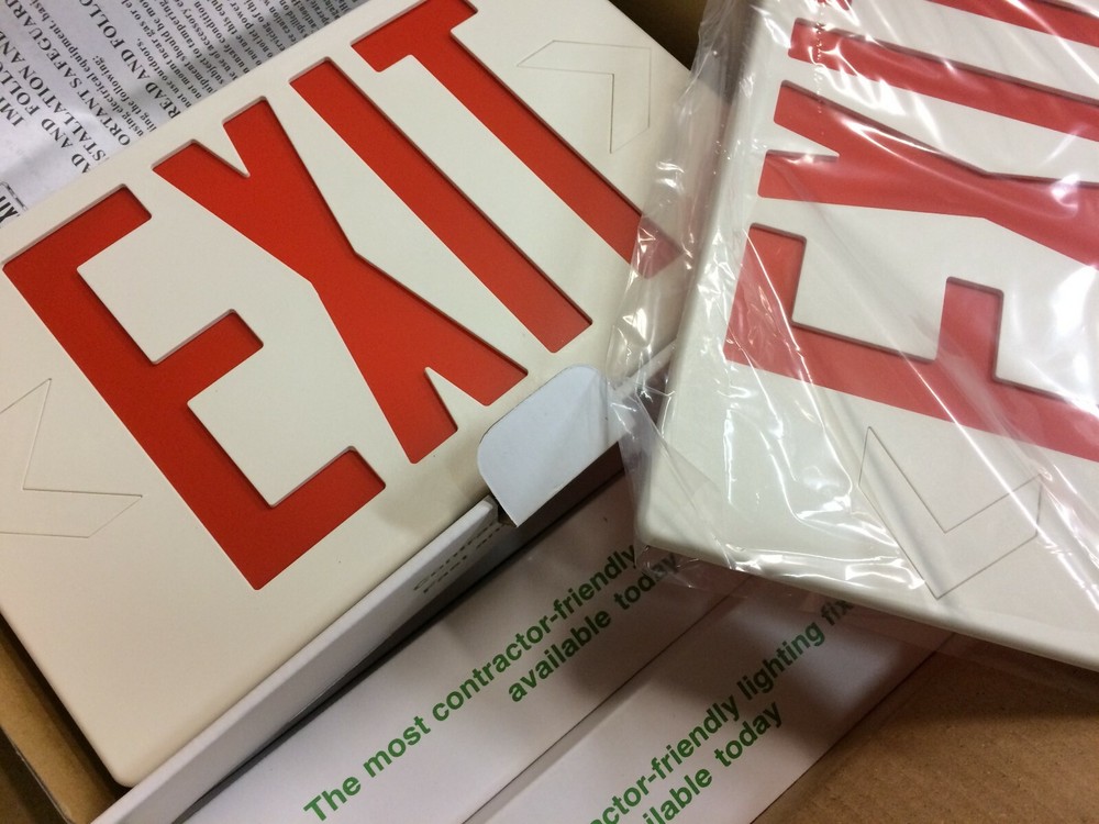 Energy Efficient Compact LED Exit Sign Damp Locations AC & DC Battery Backup