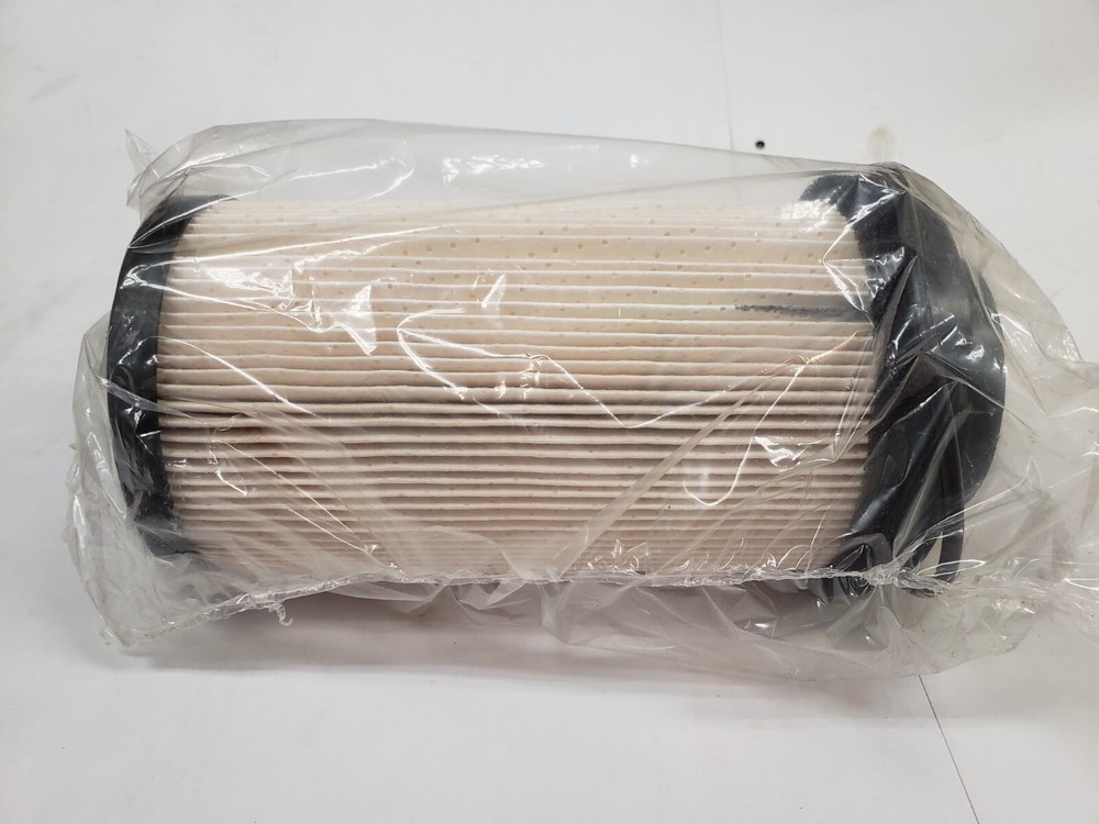 Donaldson P559136 Fuel / Oil Filter Kit