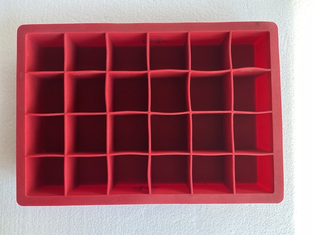 Maker’s Mark Silicone Square Ice Cup Maker🥃