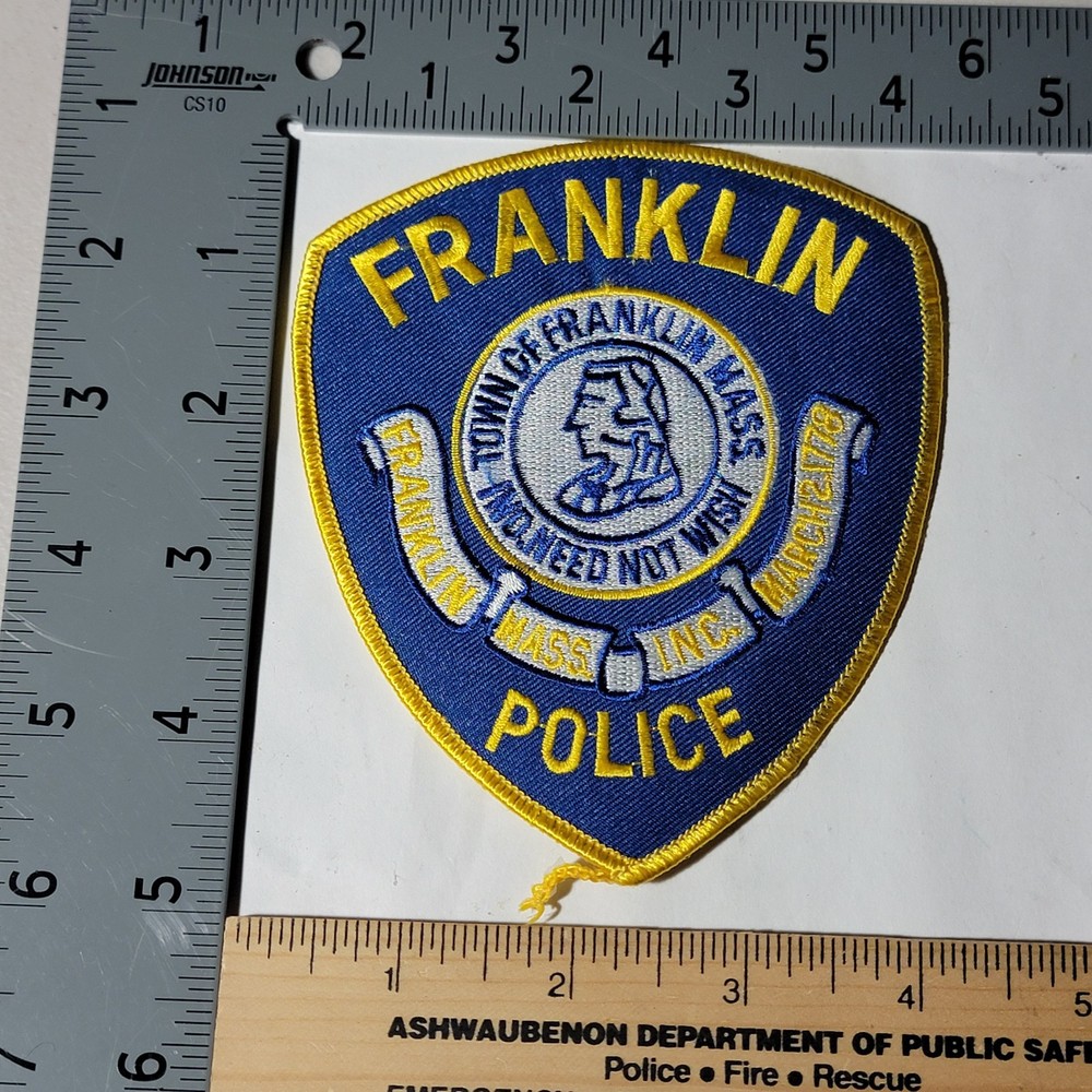 Bin1 b7 Police patch Massachusetts Franklin