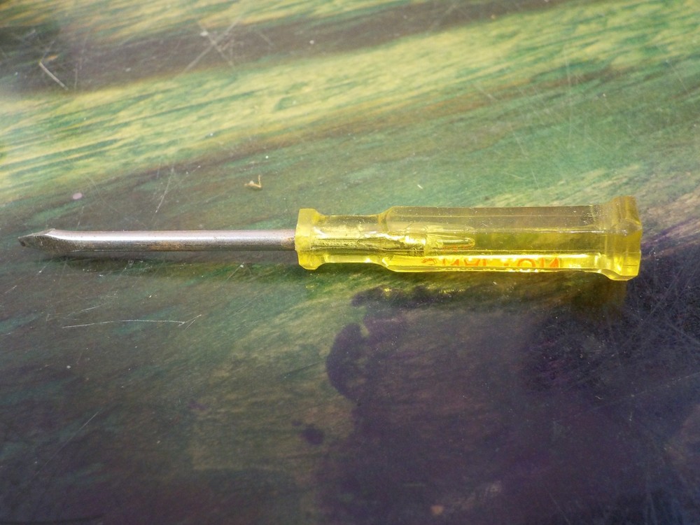 Vintage Snap On Flat Screwdriver Yellow - Salesmen Sample ?
