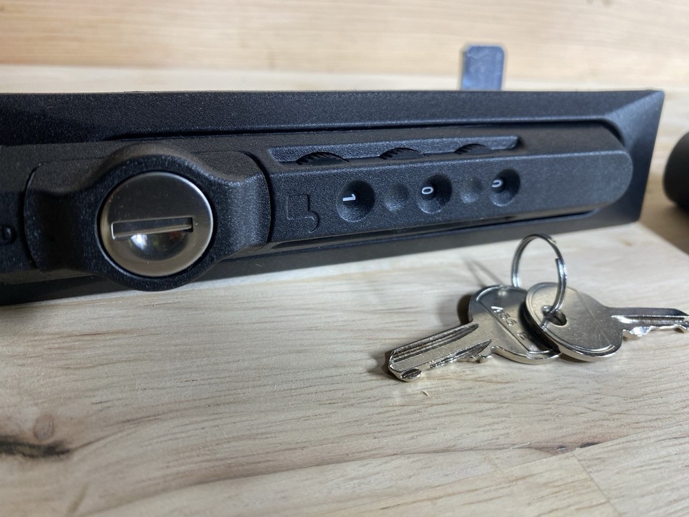 Vertiv VR Rack Accessory Combination Lock Handle vra6023