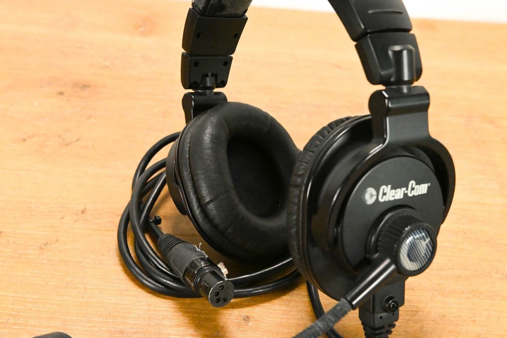 Clear-Com CC-400 Double-Ear Intercom Headset with Dynamic Microphone CG01ZZ0