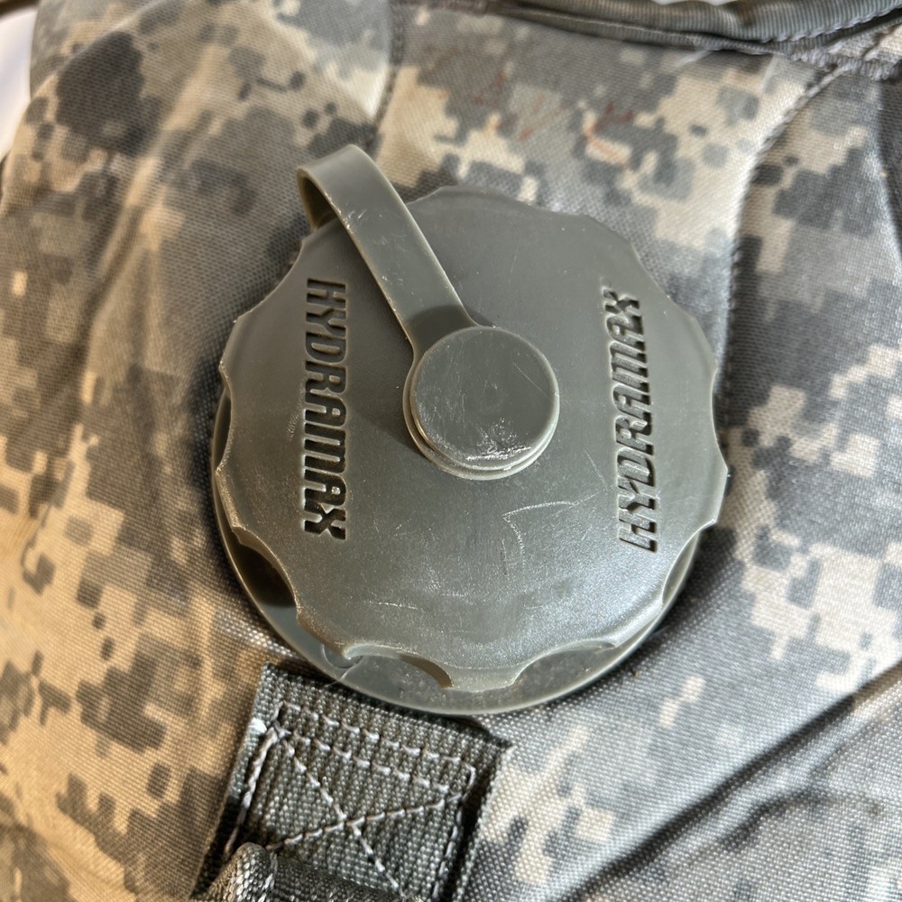 Molle II Hydration System Carrier WITH 100oz/3L Bladder ACU