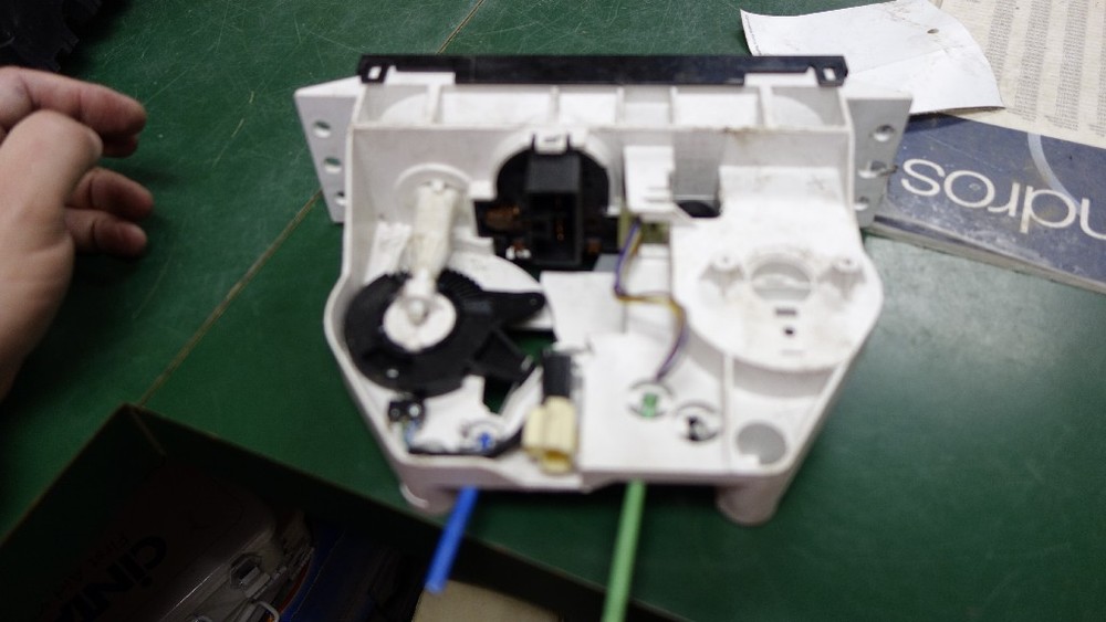 ISUZU NPR 2018: Temperature Control