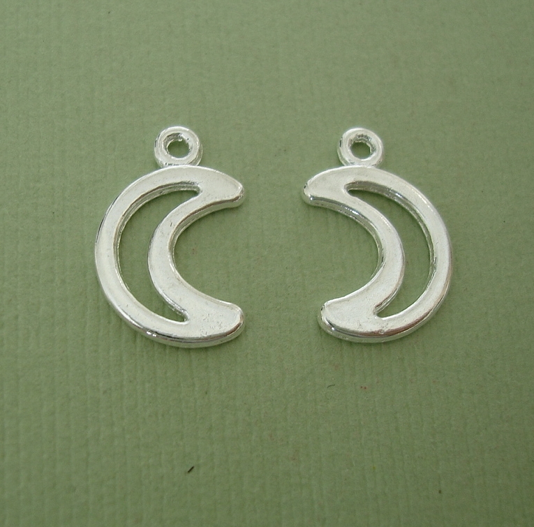 10pcs-Moon Charm Pendant Sterling Silver Plated.