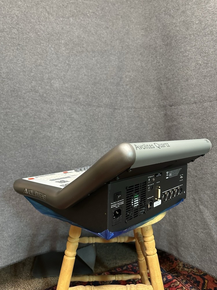 Avolites Quartz Lighting Console Controller , Titan Moble Wing, Road Case, Bag